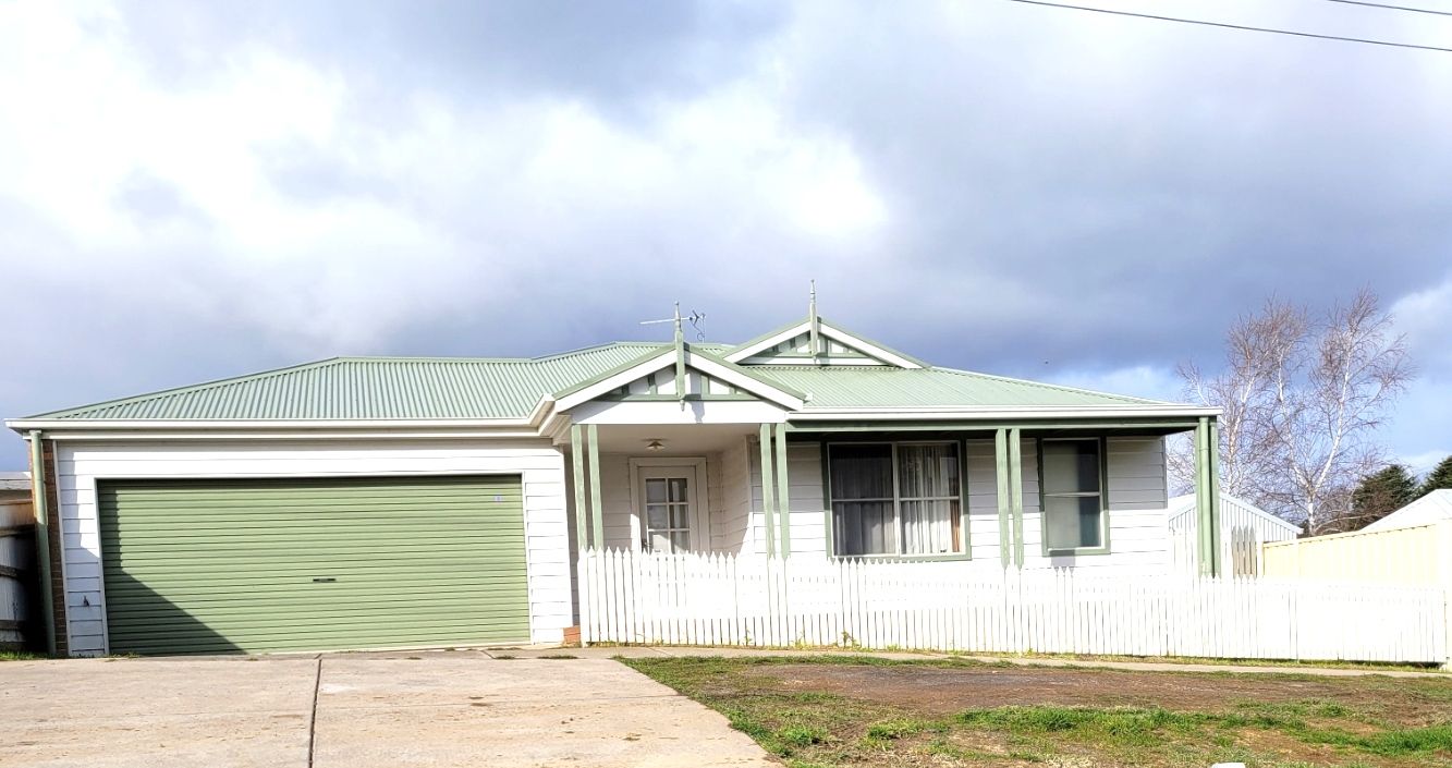 3 bedrooms House in 53 Millar St DAYLESFORD VIC, 3460