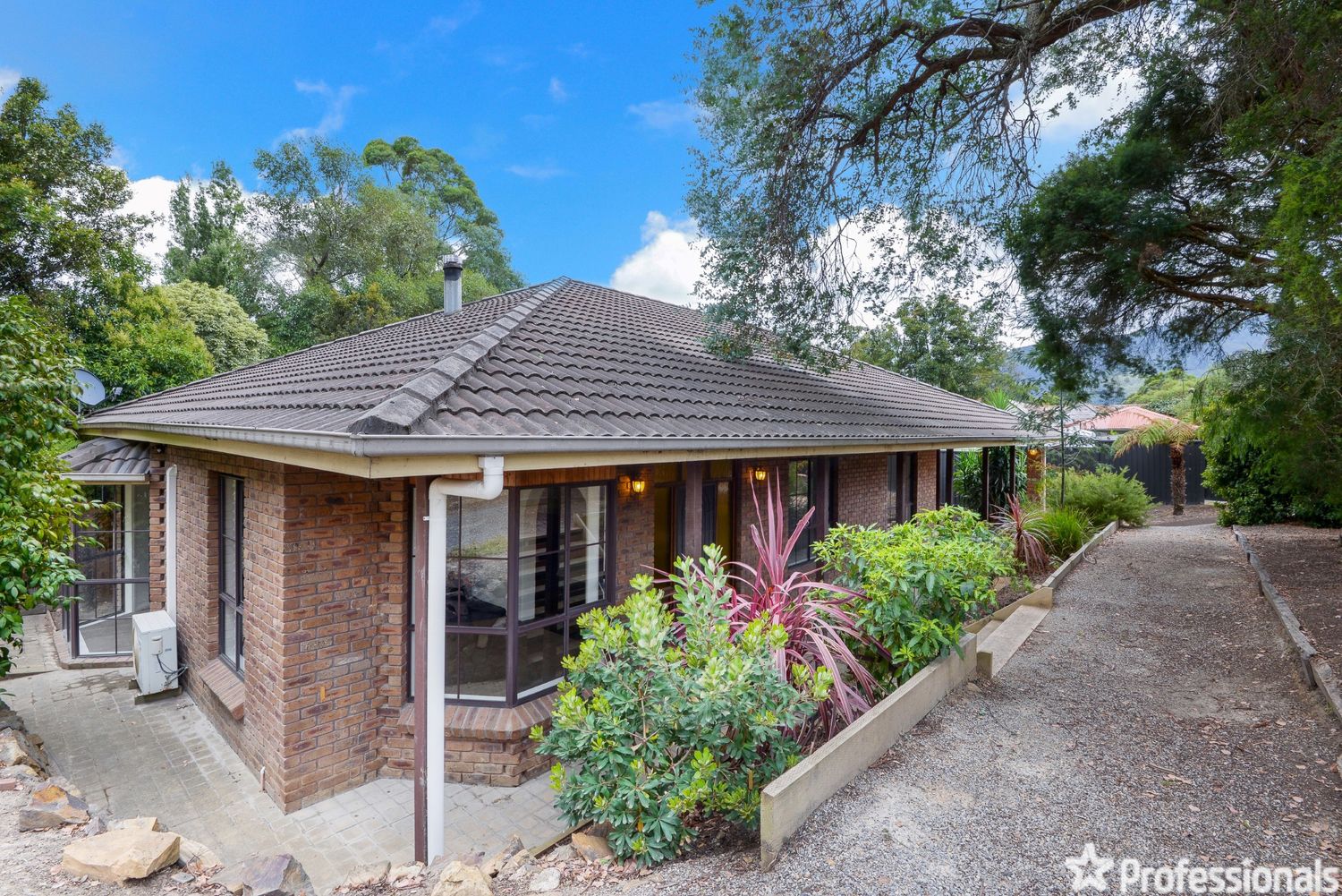 2881 Warburton Highway, Wesburn Property History & Address Research
