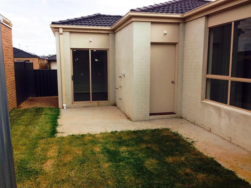 1/7 Federal Drive, Wyndham Vale VIC 3024, Image 2