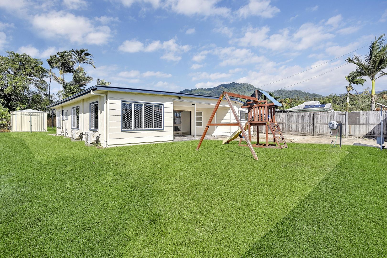 15 Perkins Street, Manoora QLD 4870, Image 2