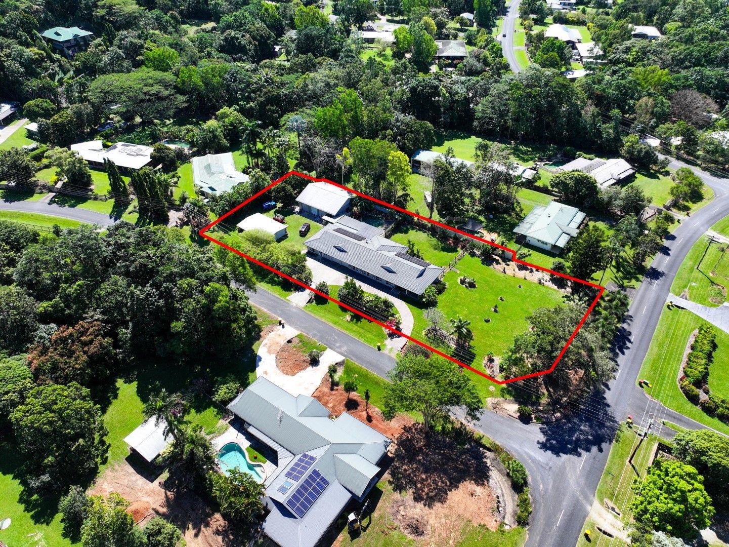 4 bedrooms House in 91-93 Arthur Lyons Drive REDLYNCH QLD, 4870