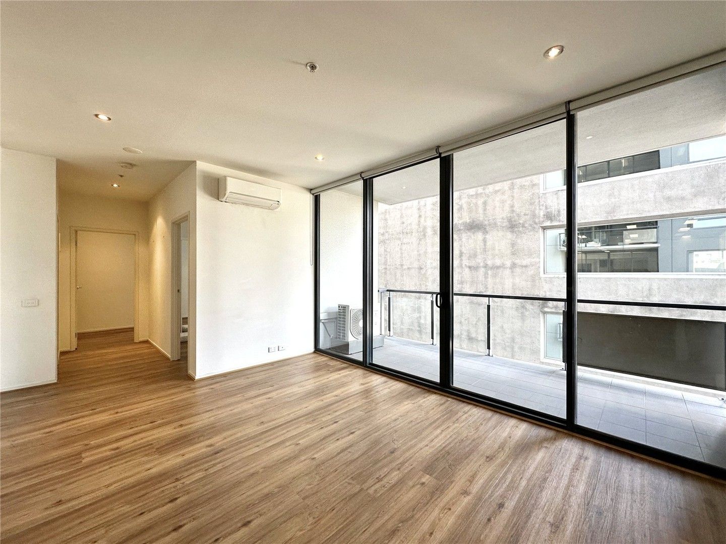 2 bedrooms Apartment / Unit / Flat in 401/610 St Kilda Road MELBOURNE VIC, 3004