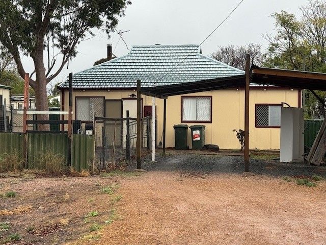 House in 8 Downing Street, NORSEMAN WA, 6443