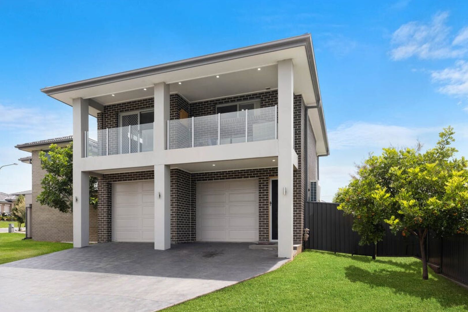 2 bedrooms Townhouse in 1B Oaklands Circuit GREGORY HILLS NSW, 2557