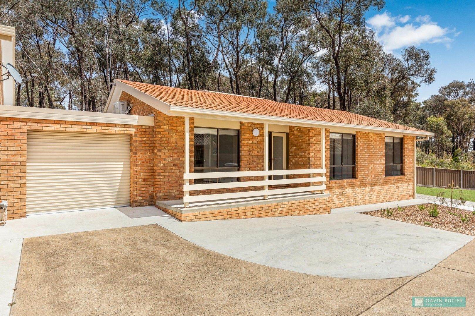 2 bedrooms House in Unit 3/126 Edwards Rd KENNINGTON VIC, 3550