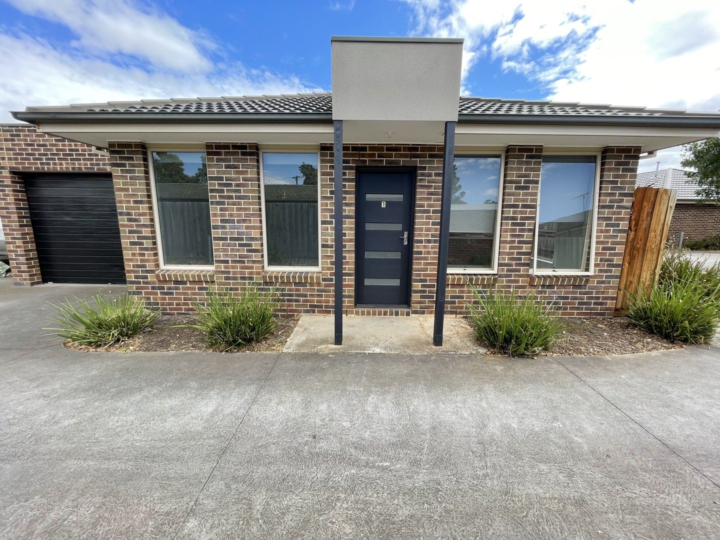 2 bedrooms Apartment / Unit / Flat in 1/22 Kurrajong Crescent MELTON SOUTH VIC, 3338