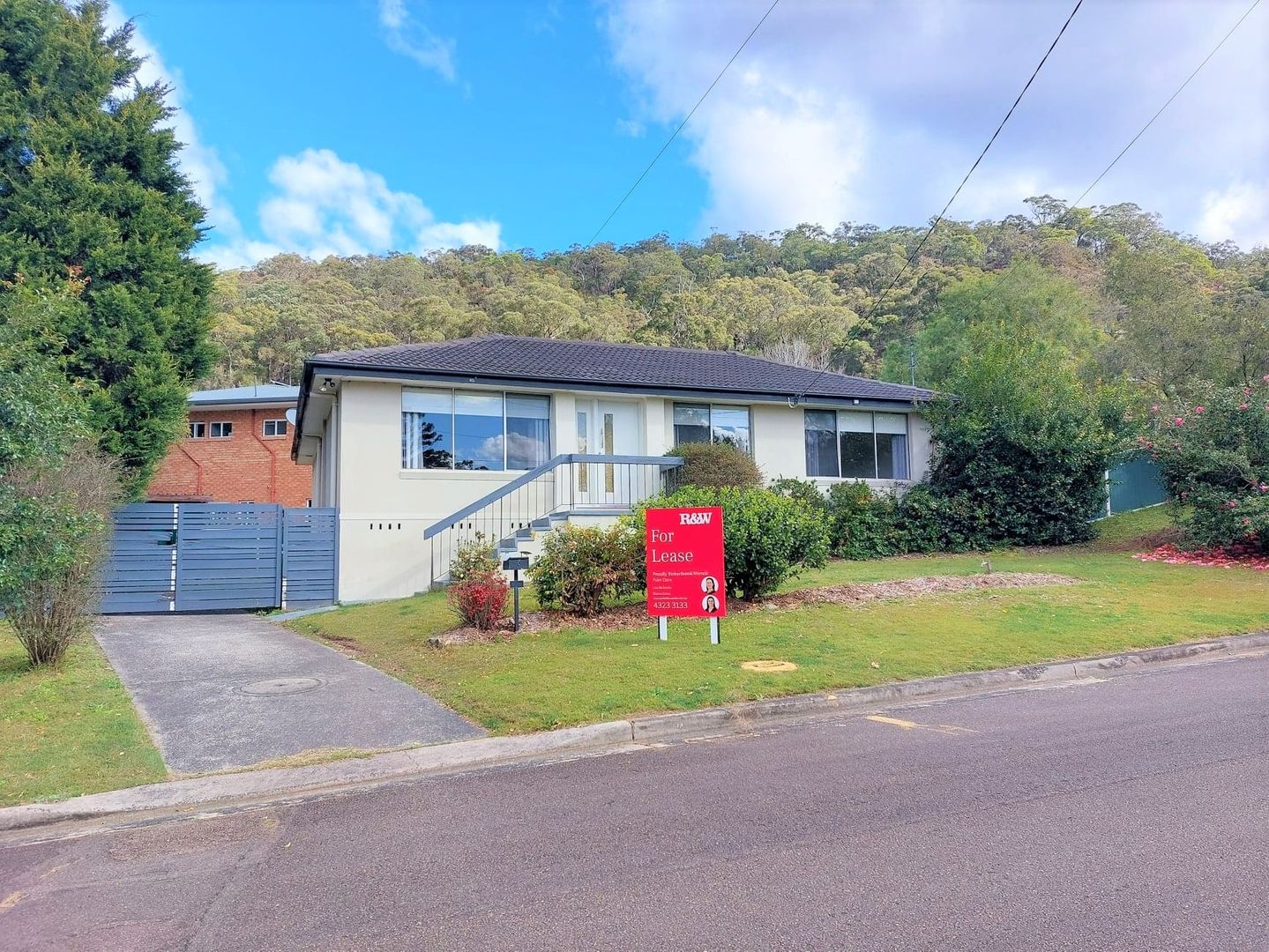 5 Camden Close, Point Clare NSW 2250