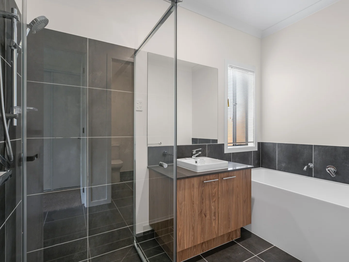 Additional image 11 of 14 Gully Street, Flinders View QLD 4305