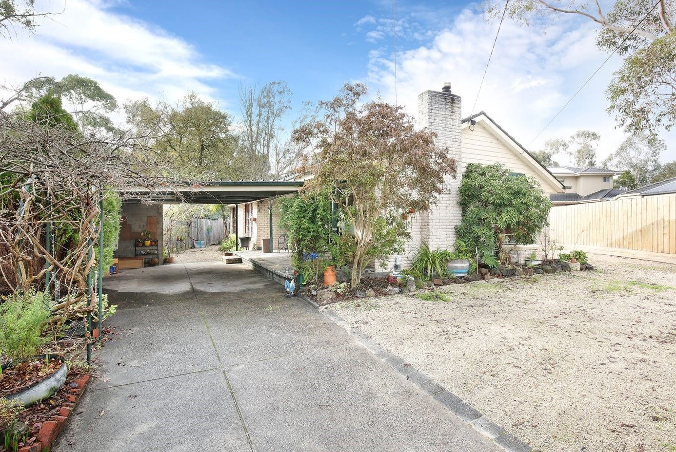 5 bedrooms House in 34 Lee-Anne Crescent CROYDON VIC, 3136