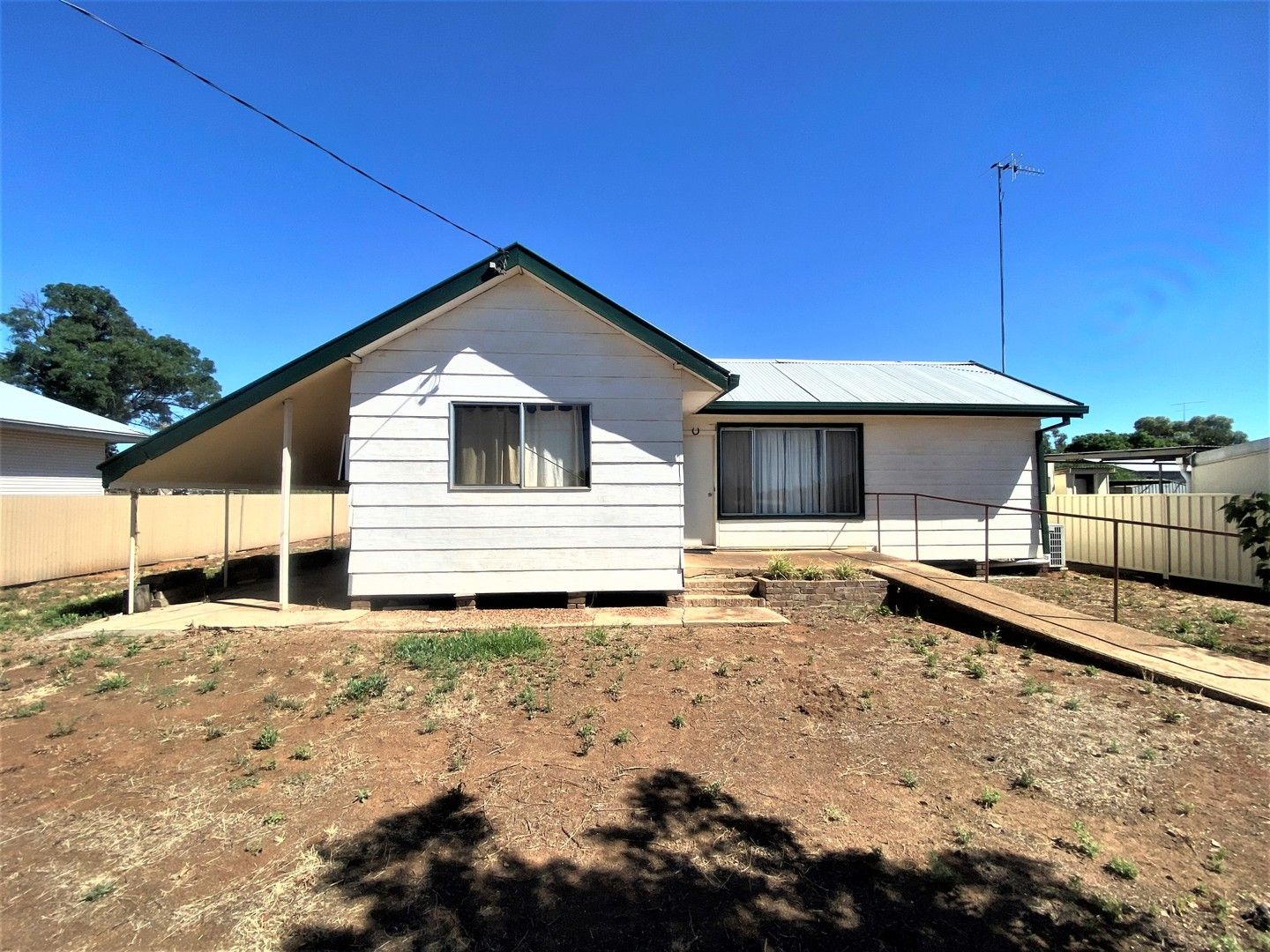 39 Molesworth Street, Hillston NSW 2675, Image 0