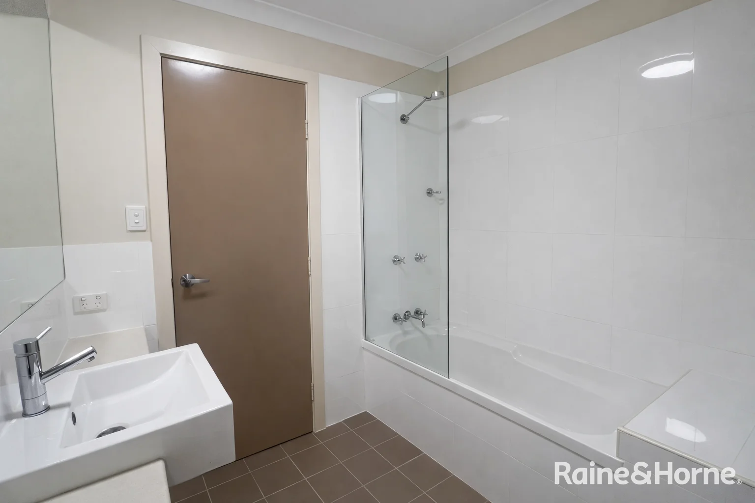 Additional image 14 of 42/1 Michel Place, Telina QLD 4680