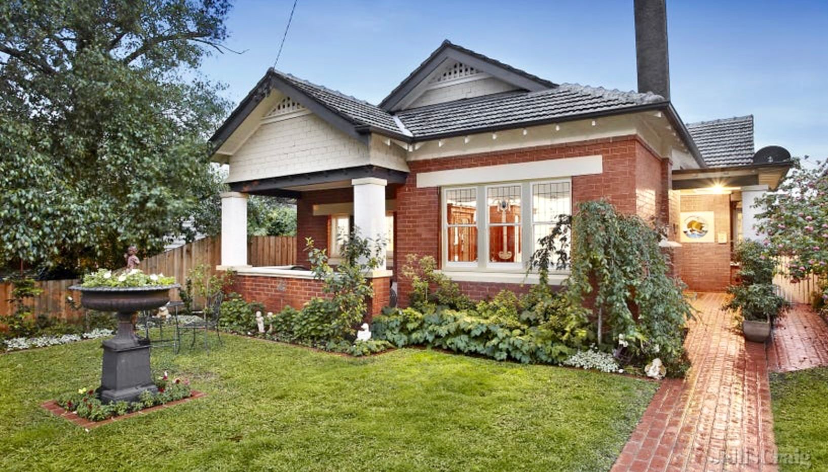 4 bedrooms House in 70 HOLMES ROAD MOONEE PONDS VIC, 3039