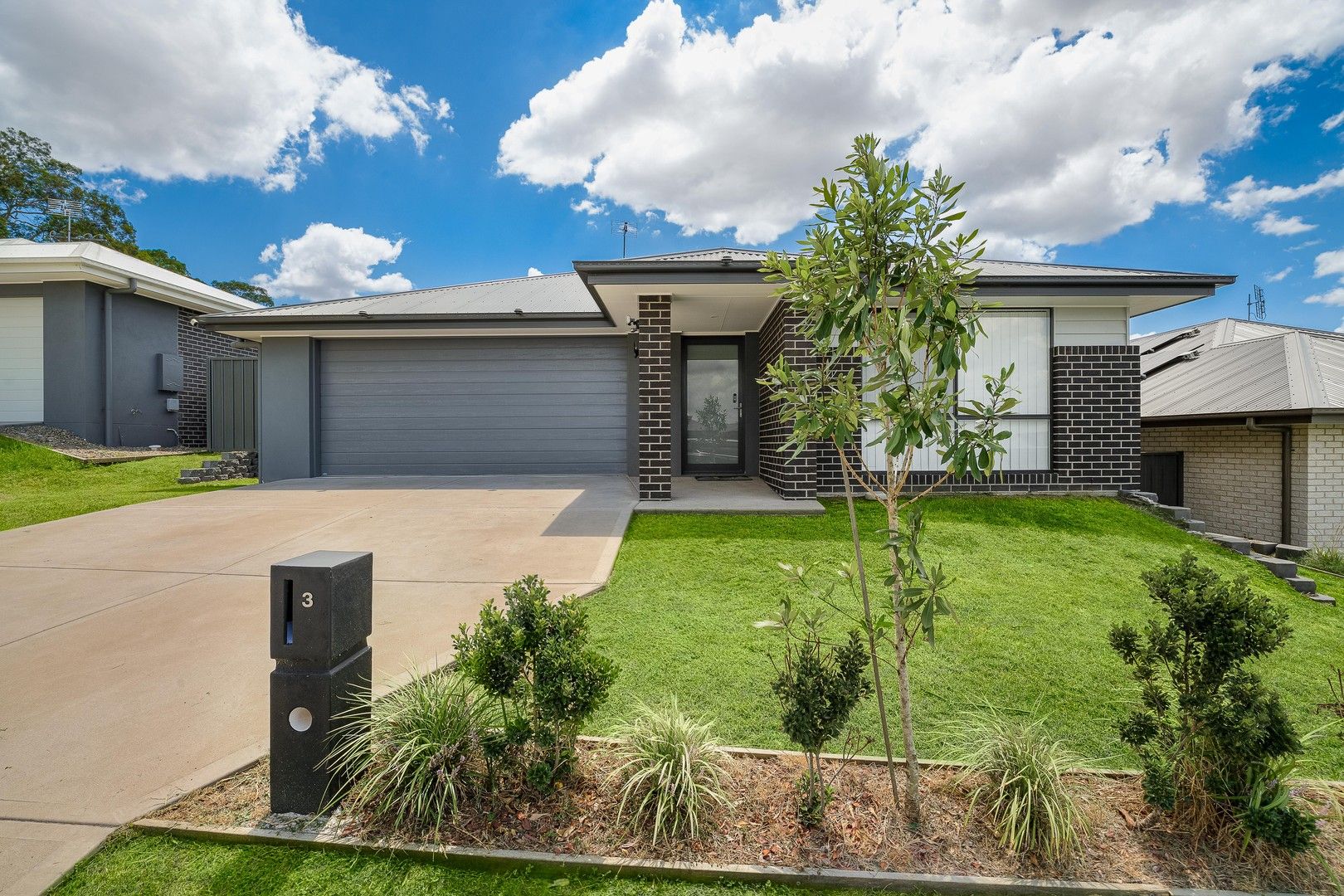 4 bedrooms House in 3 Augusta Close HEDDON GRETA NSW, 2321