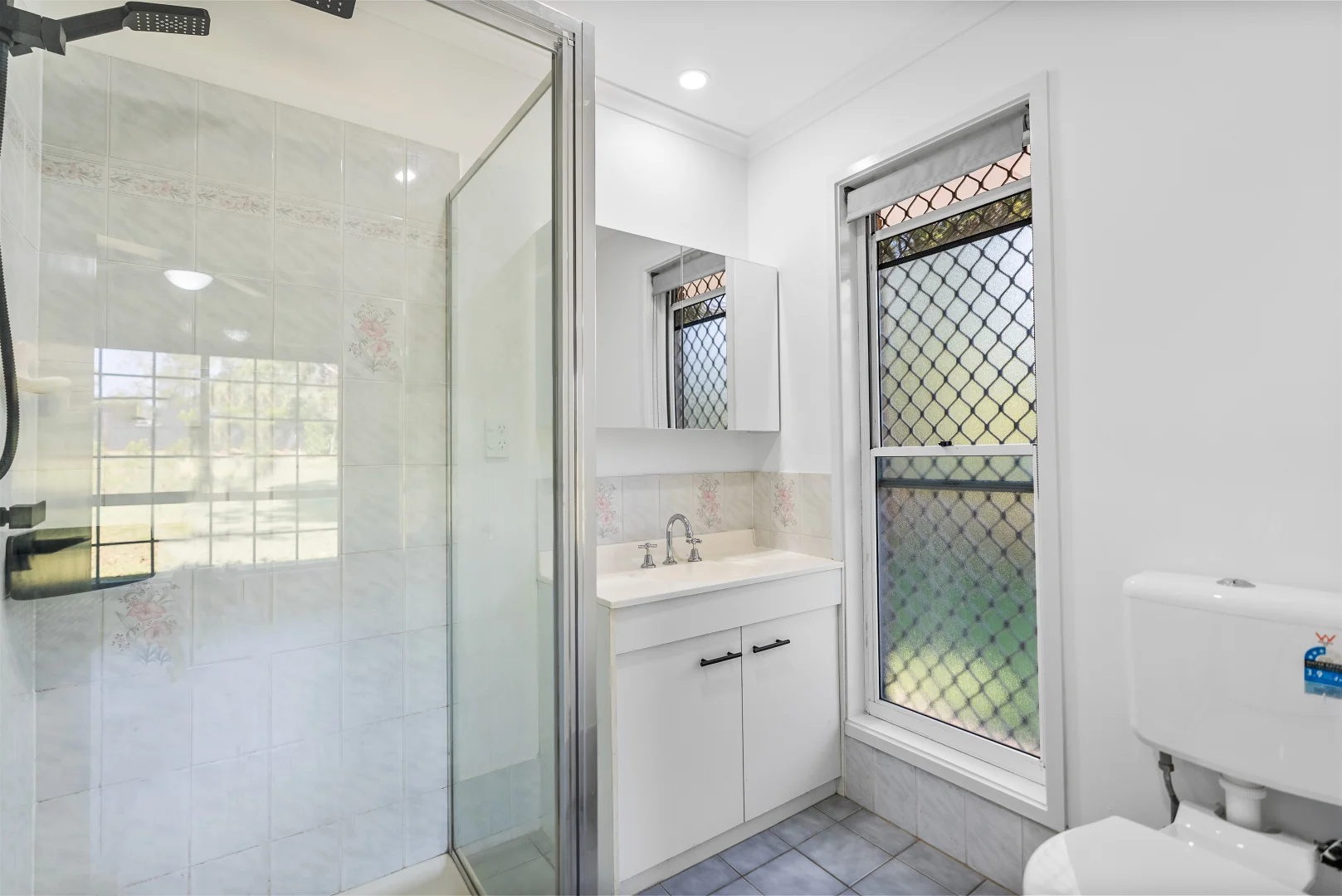 Additional image 13 of 118-120 Eildon Cl, Munruben QLD 4125