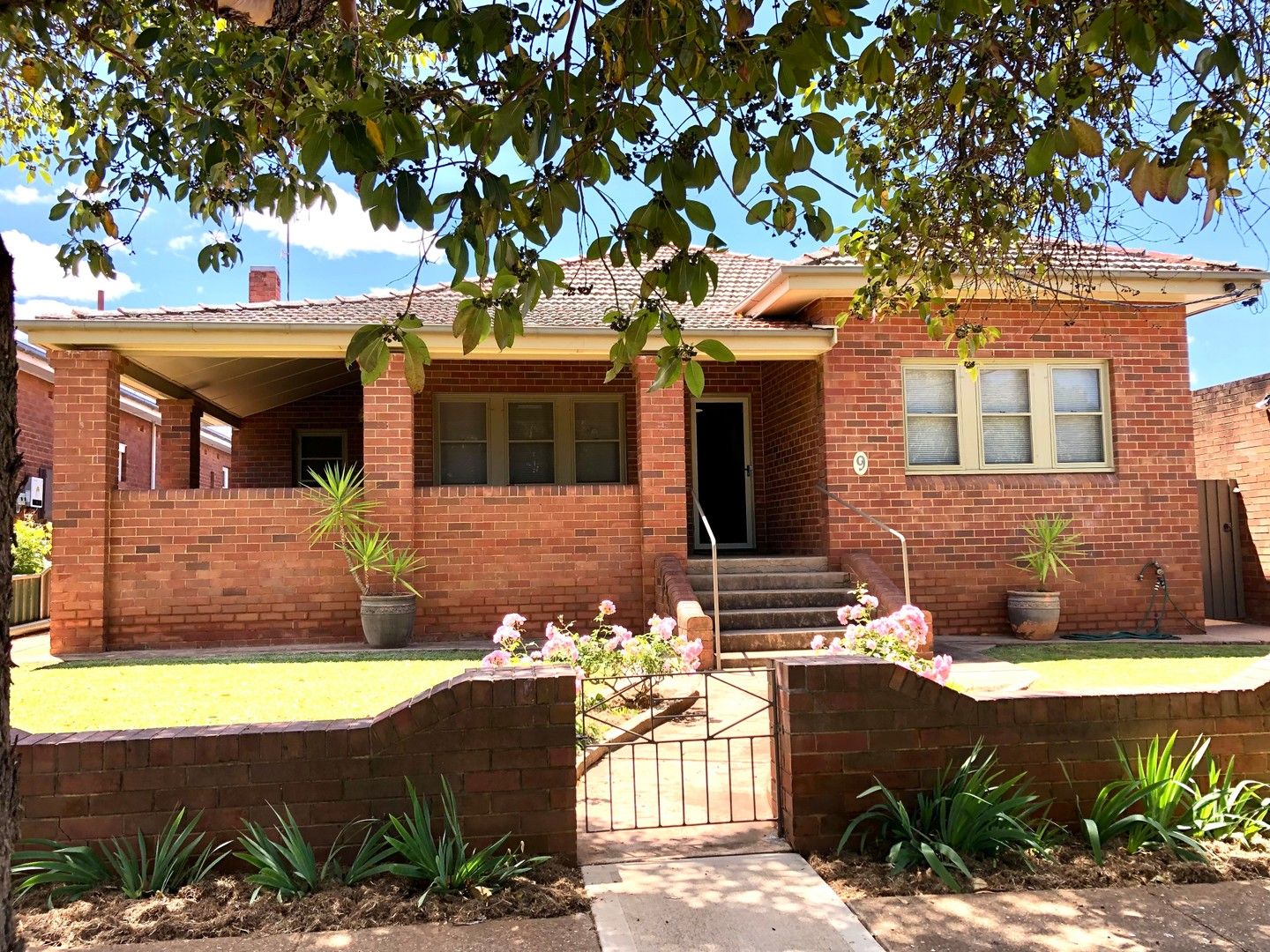 3 bedrooms House in 9 Phillip Street PARKES NSW, 2870