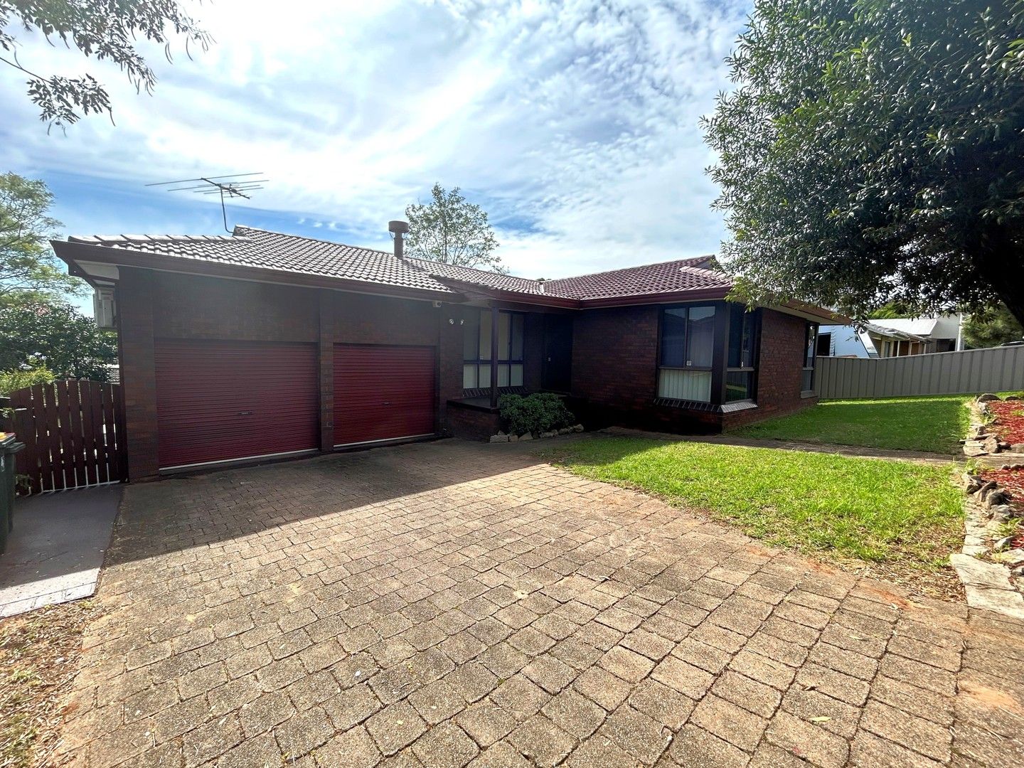 3 bedrooms House in 8 Selkirk Street ST ANDREWS NSW, 2566