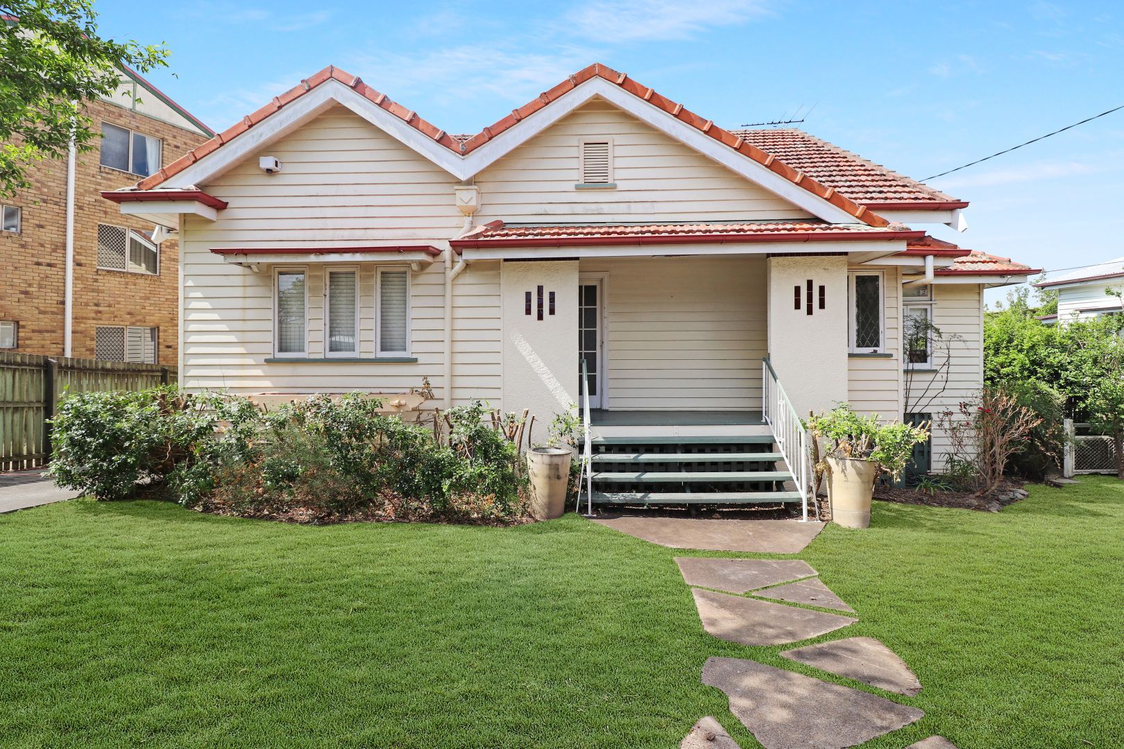 562 Old Cleveland Road, Camp Hill QLD 4152