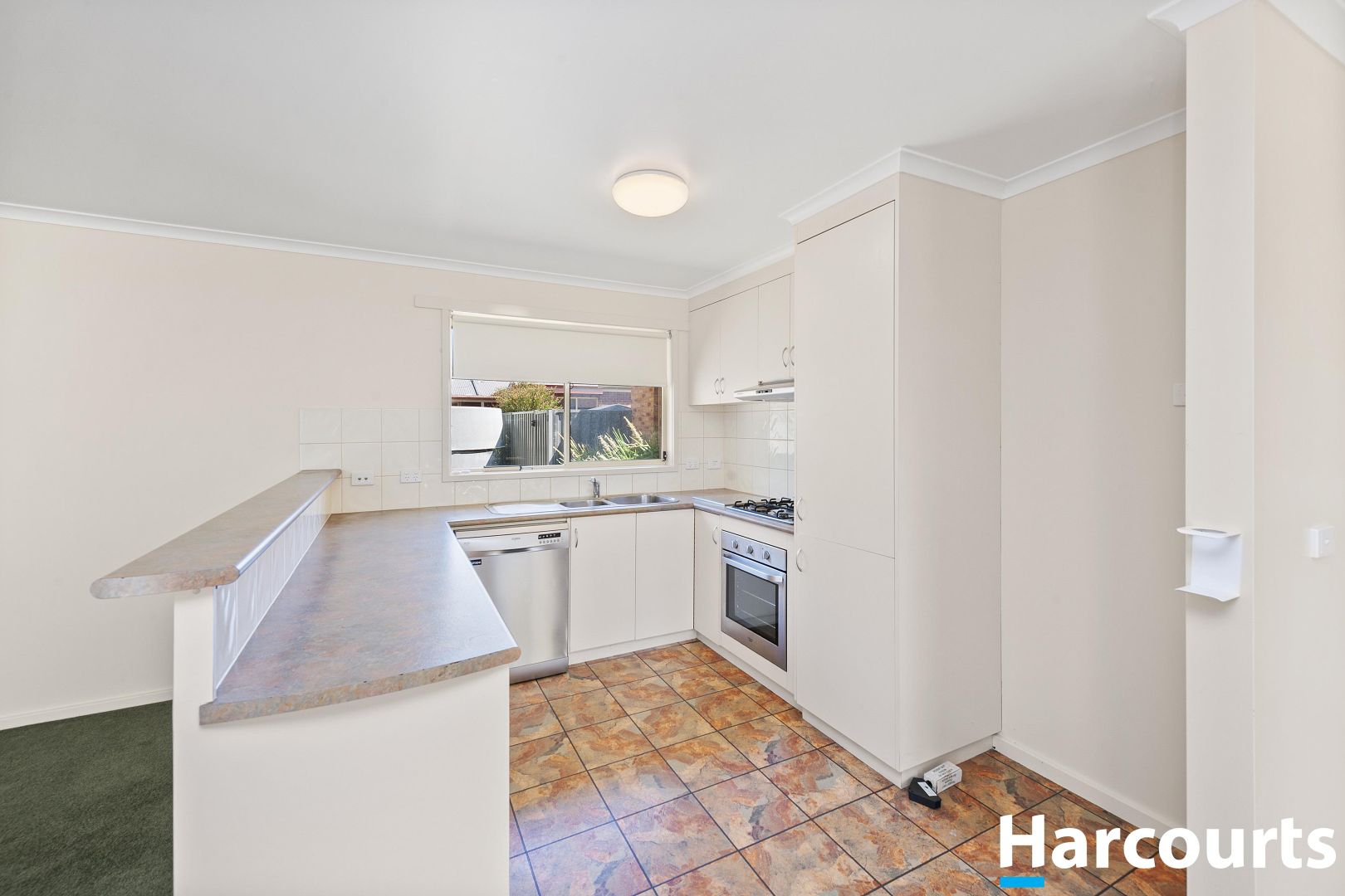 1 Jemacra Place, Mount Clear VIC 3350, Image 2