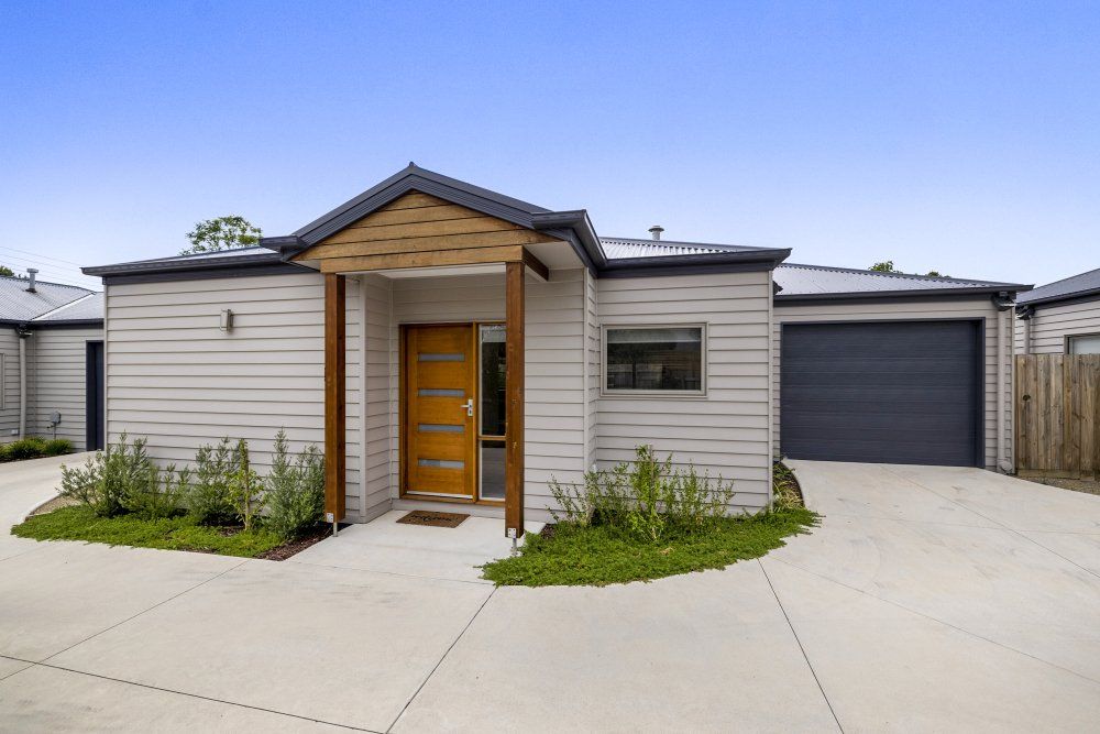 2 bedrooms Apartment / Unit / Flat in 2/14 Luscombe Court KILSYTH VIC, 3137