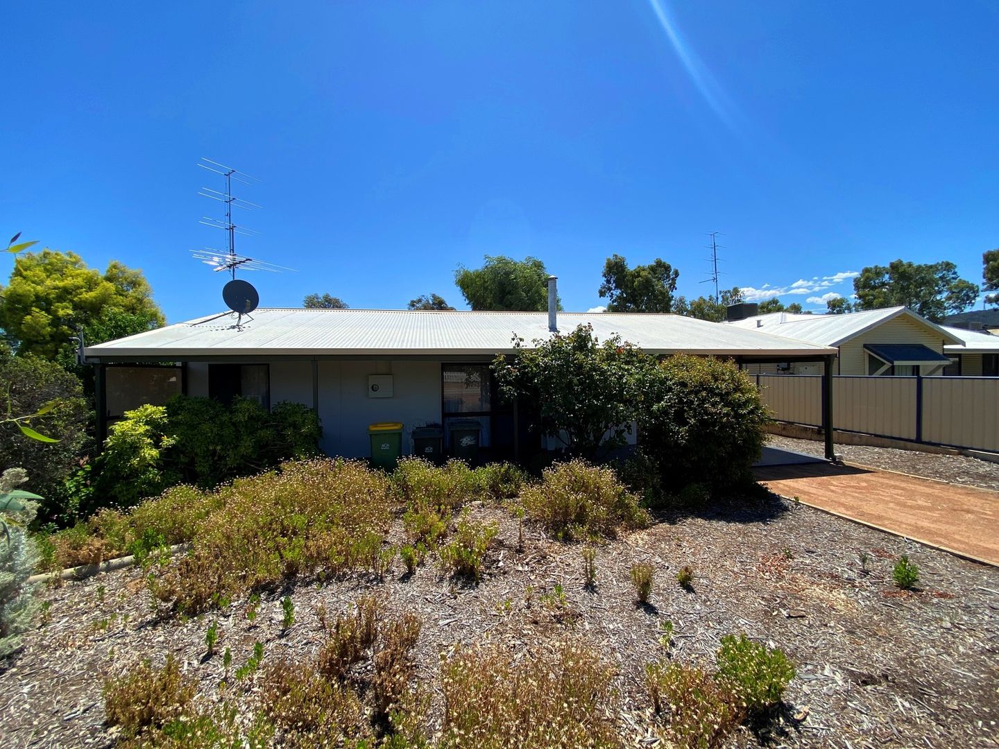 21 Cardwell Road, Yor Property History & Address Research Domain