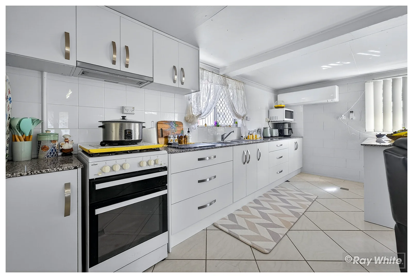 Additional image 8 of 10 Card Street, Berserker QLD 4701