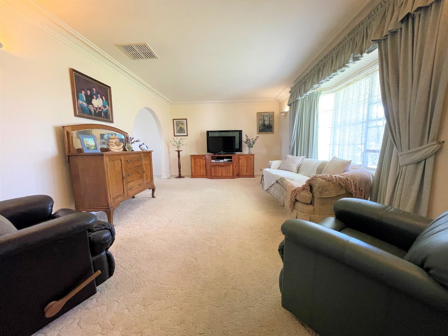 5 Normoyle Crescent, Young NSW 2594, Image 1