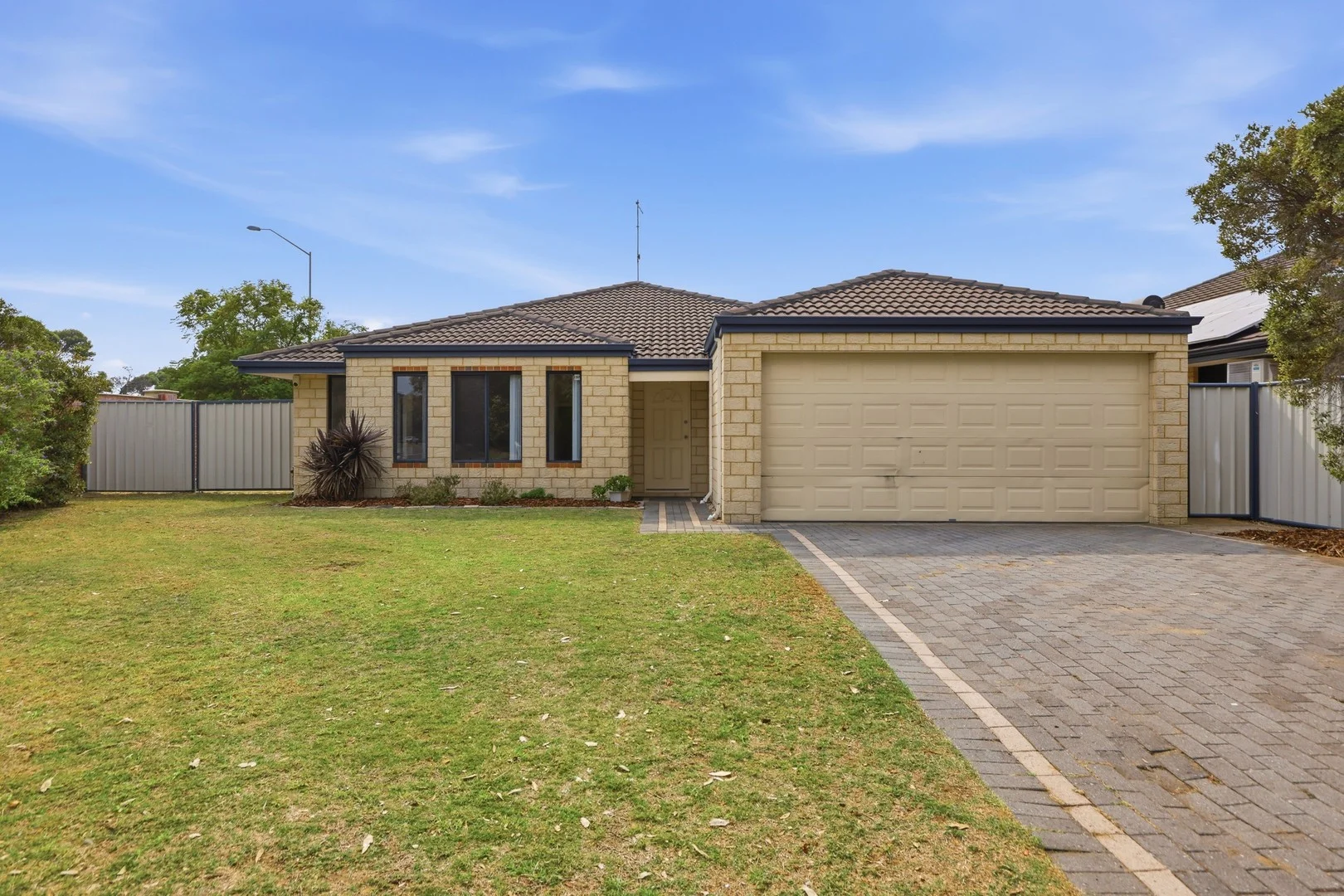 2 Grandmere Parade, Meadow Springs WA 6210