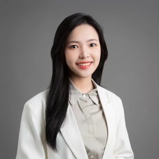 Janny Chow, Property manager