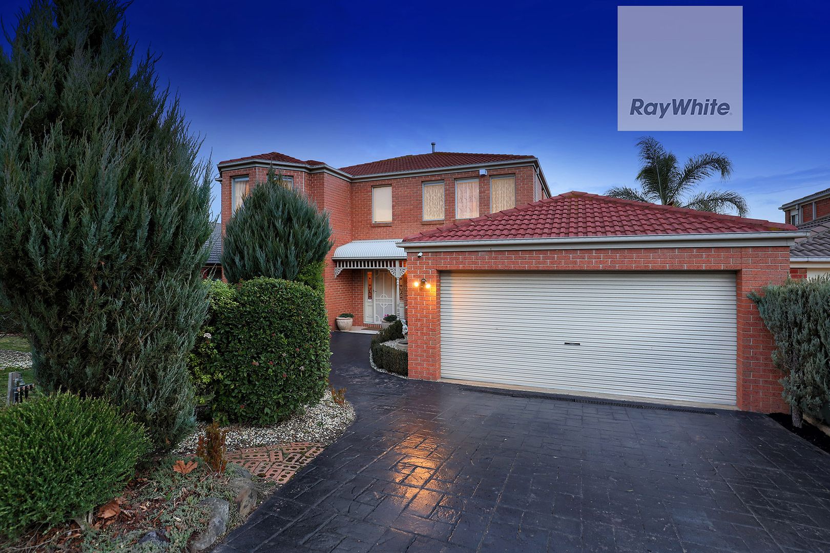 10 Lamplight Way, Attwood VIC 3049, Image 2