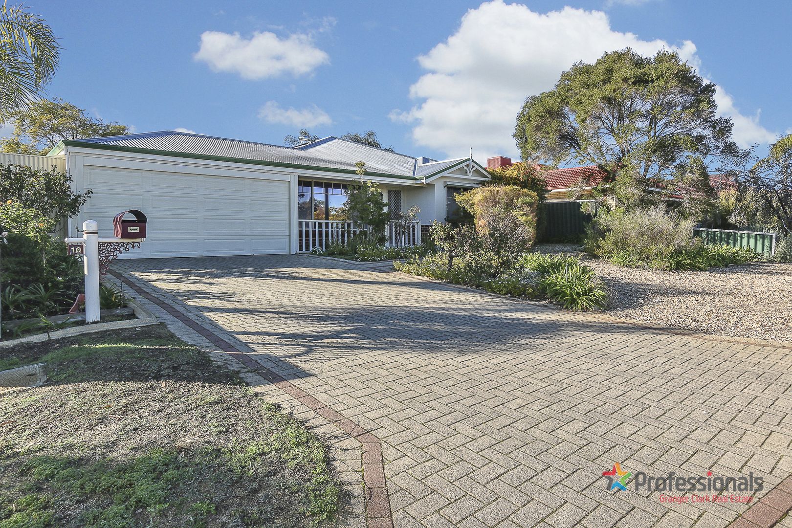 10 Derbi Road, Alexander Heights WA 6064, Image 2