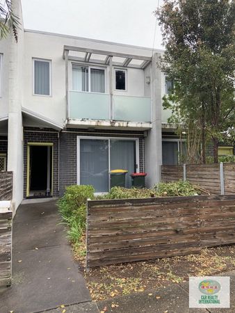 3 bedrooms Townhouse in 5/158 Railway Terrace MERRYLANDS NSW, 2160