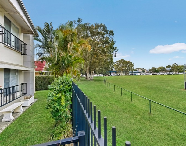 2/28 Bruce Avenue, Paradise Point QLD 4216