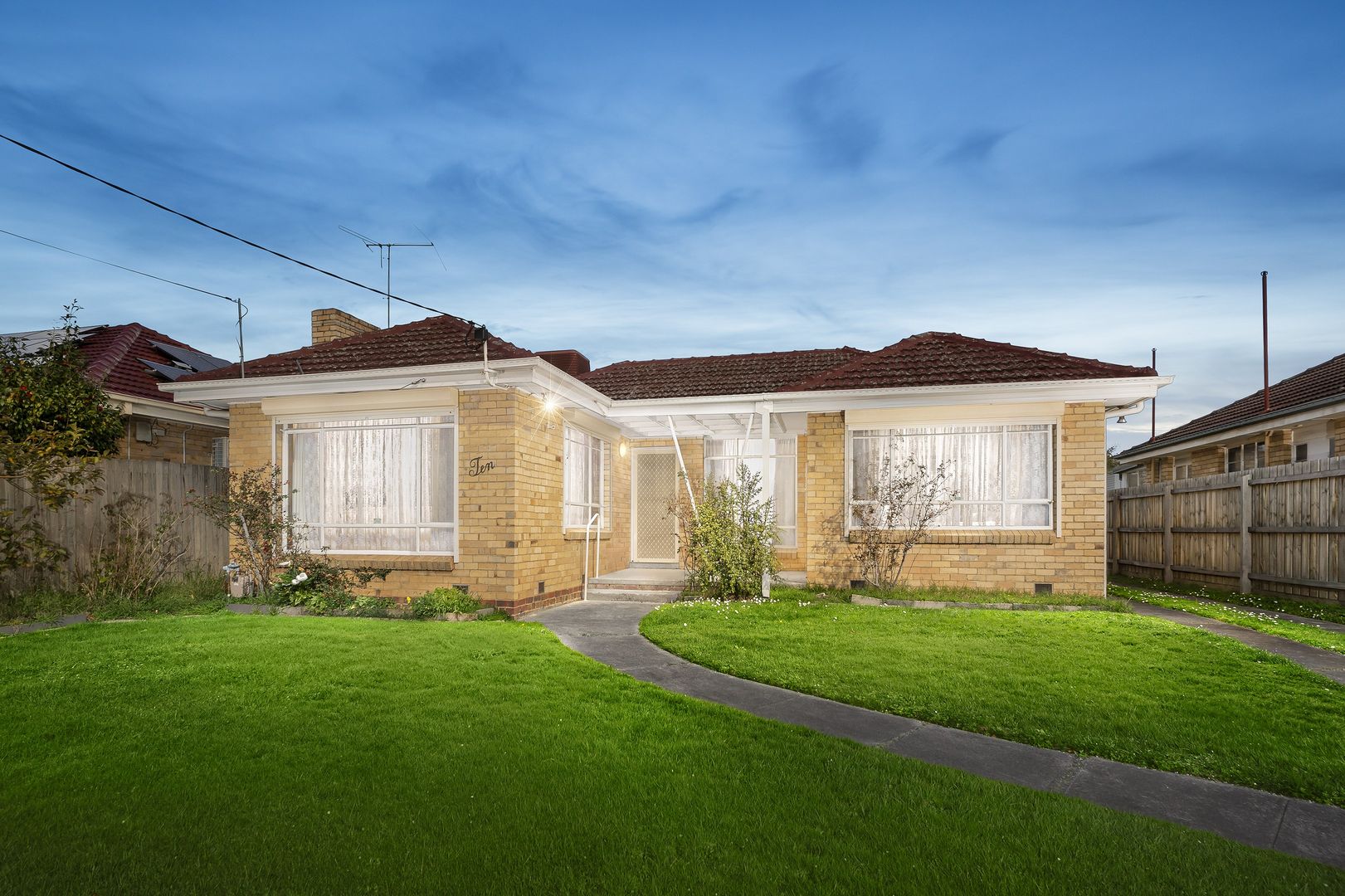 10 Wingrove Street, Forest Hill VIC 3131, Image 1