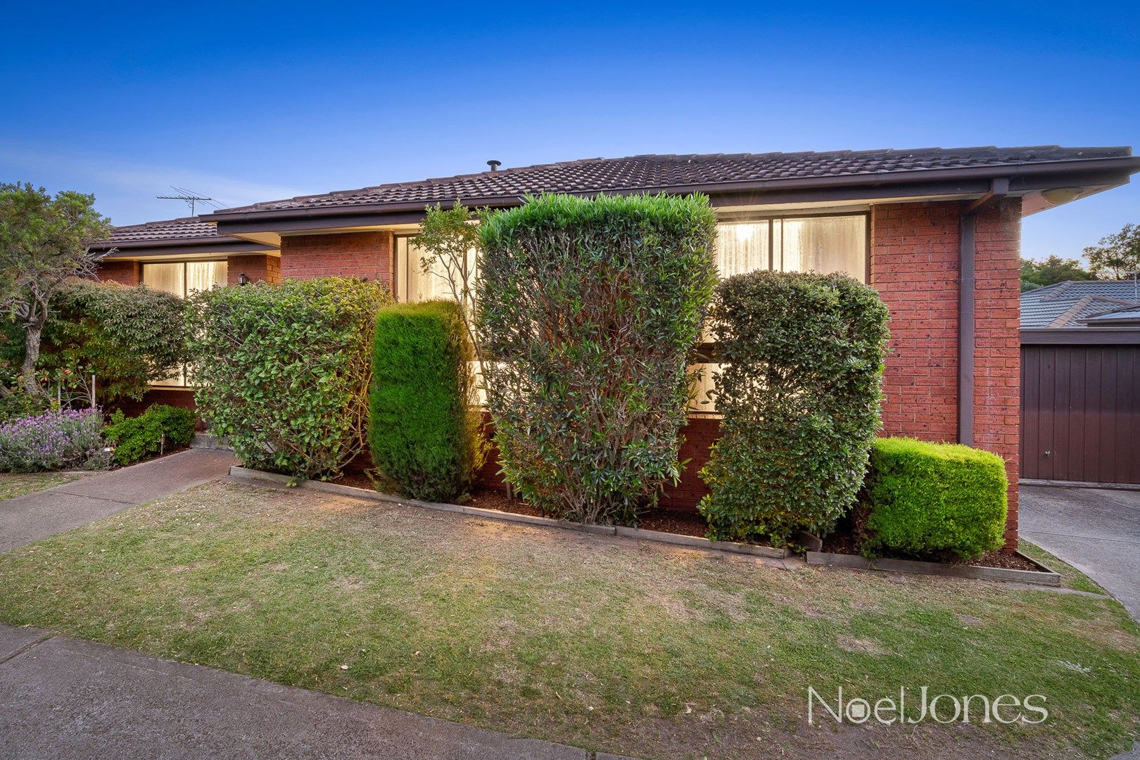 2/23 Edwards Street, Burwood VIC 3125, Image 0