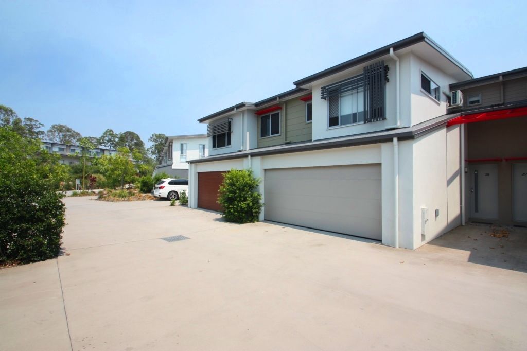 3 bedrooms Townhouse in 28/37 Witheren Circuit PACIFIC PINES QLD, 4211