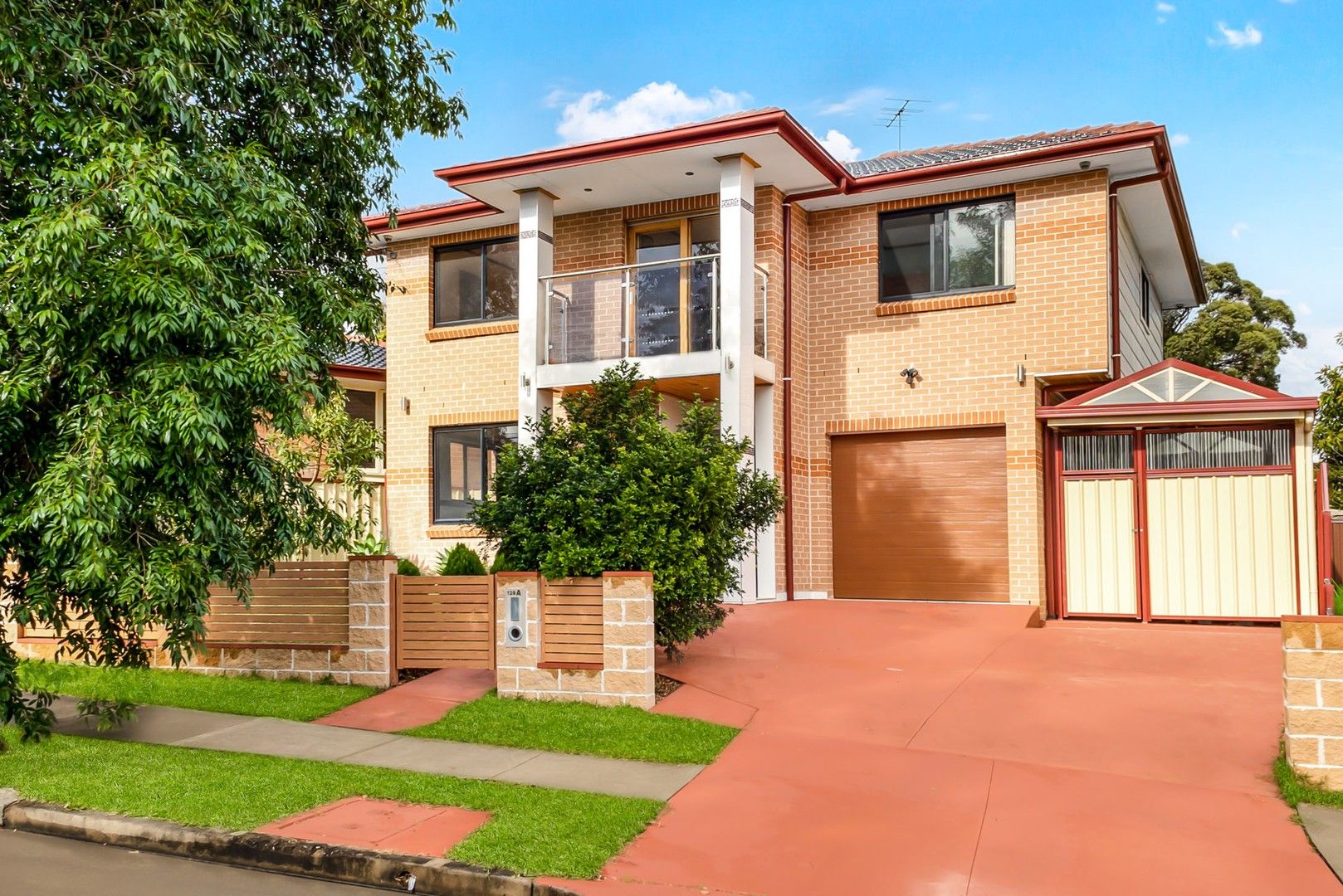 6 bedrooms House in 129 & 129a Sedgman Crescent SHALVEY NSW, 2770