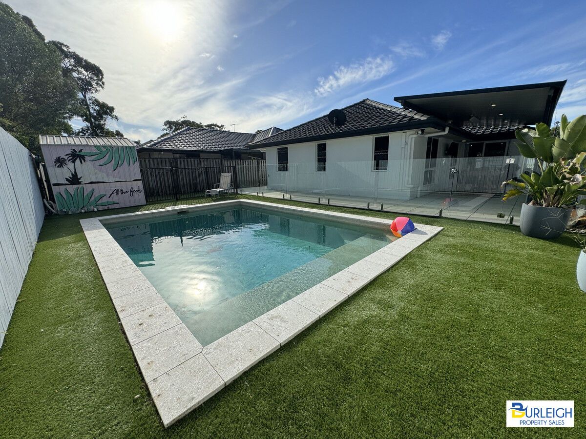 21 Seville Circuit, Burleigh Waters QLD 4220, Image 2