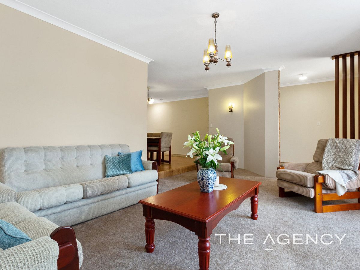 4 The Retreat, Forrestfield WA 6058, Image 2