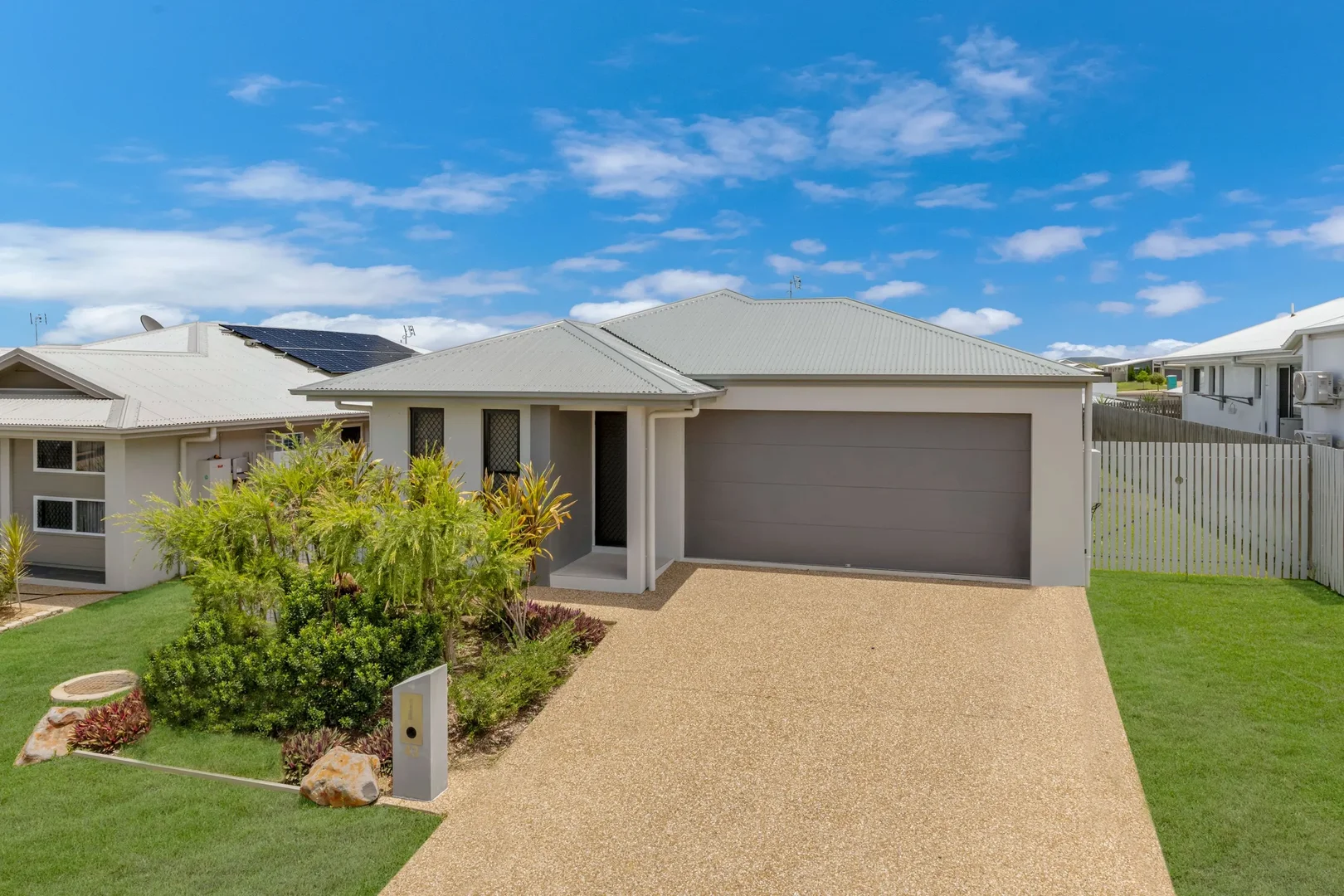 43 Peak Circuit, Cosgrove QLD 4818