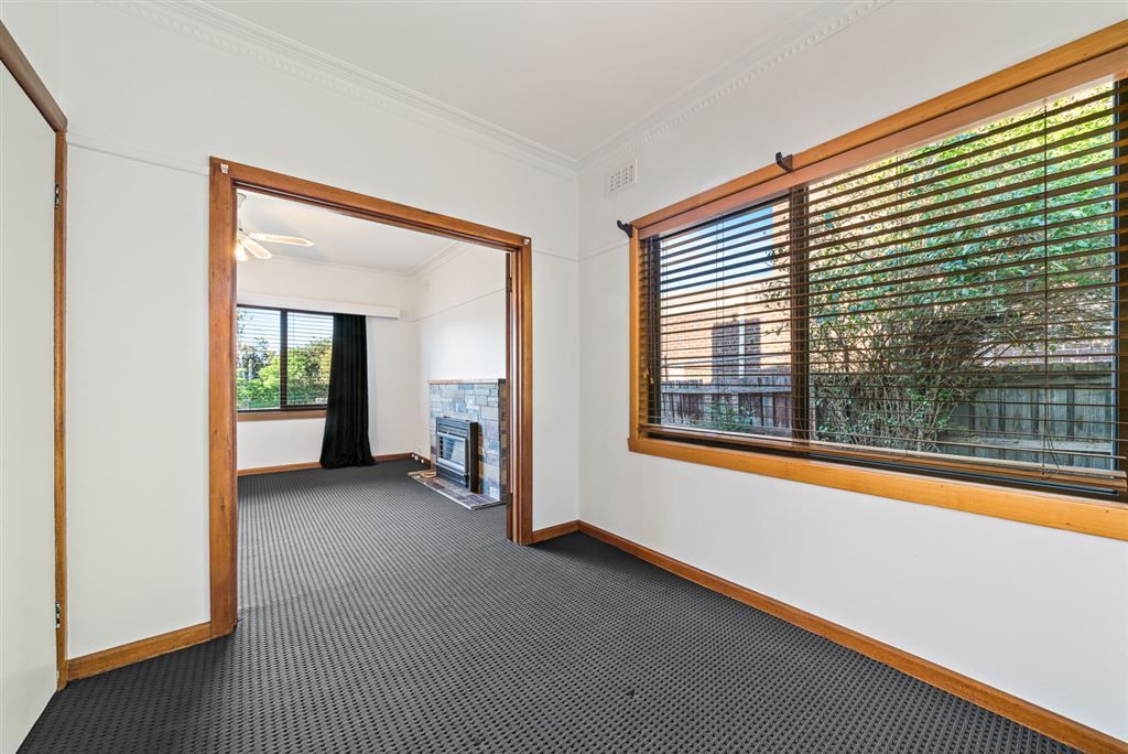 1/16 Corrigan Street, Burwood VIC 3125, Image 1