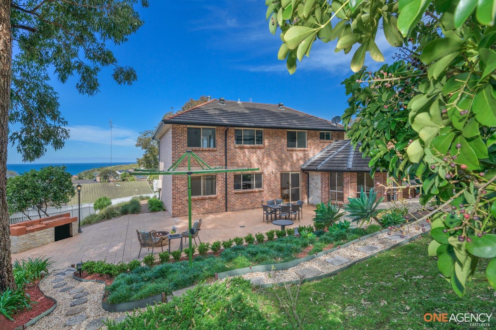 25 Copper Valley Close, Caves Beach NSW 2281, Image 1