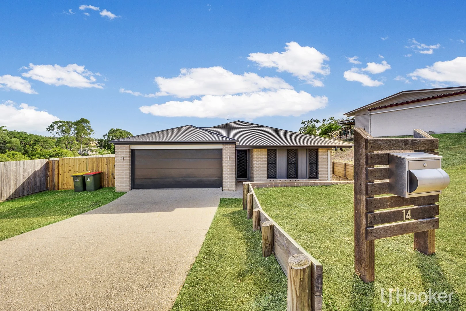 14 Fitzroy Avenue, Clinton QLD 4680