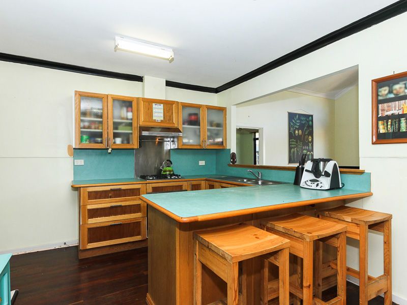 4 bedrooms House in 51 Culloton Crescent BALGA WA, 6061