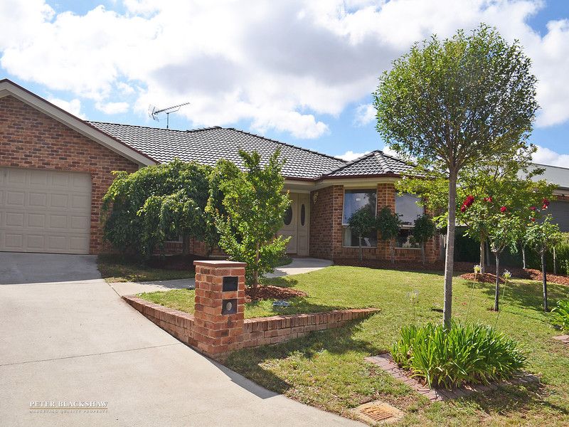 8 Weeroona Place, Jerrabomberra NSW 2619, Image 0