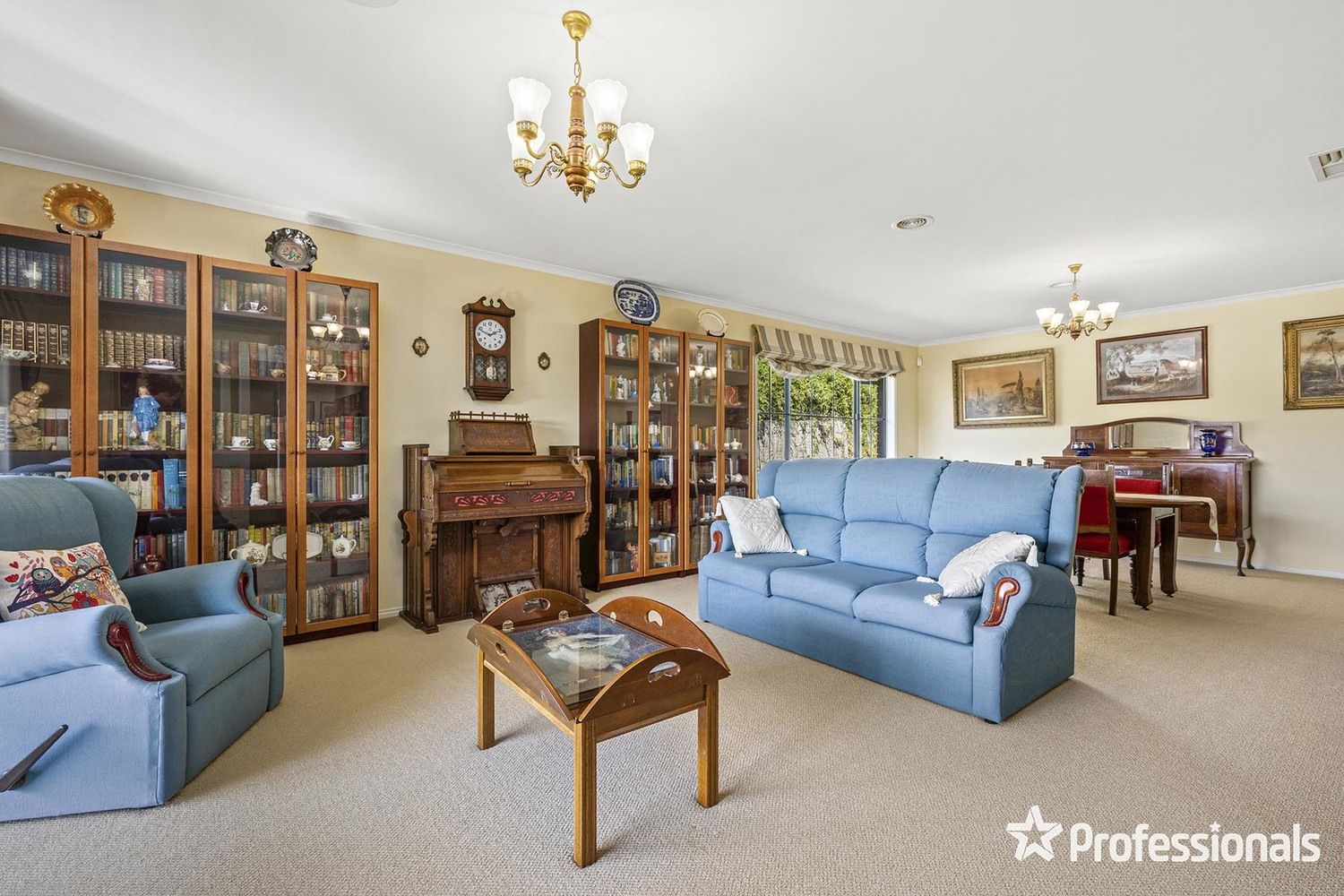 16 Larbert Road, Mooroolbark VIC 3138, Image 2