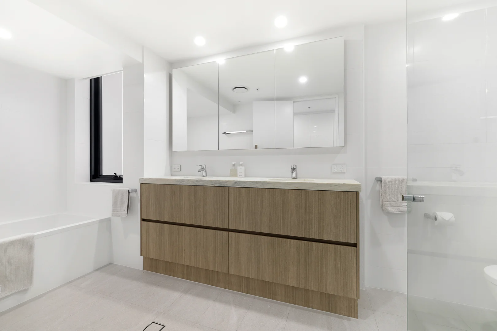 Additional image 20 of 7/116 The Esplanade, Surfers Paradise QLD 4217