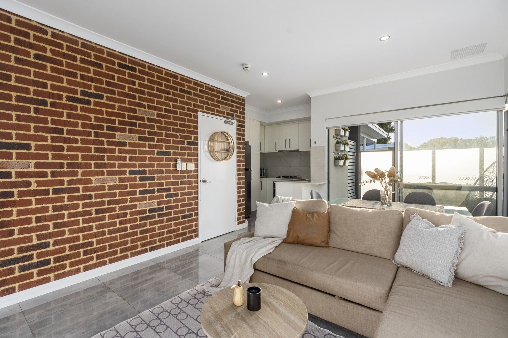 8/27 Thor Street, Innaloo WA 6018, Image 0