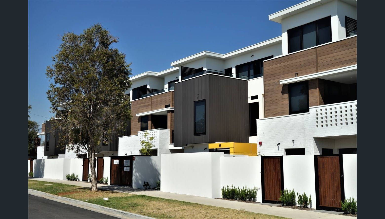 2 bedrooms Apartment / Unit / Flat in 103/2-8 Dart Street HIGHETT VIC, 3190
