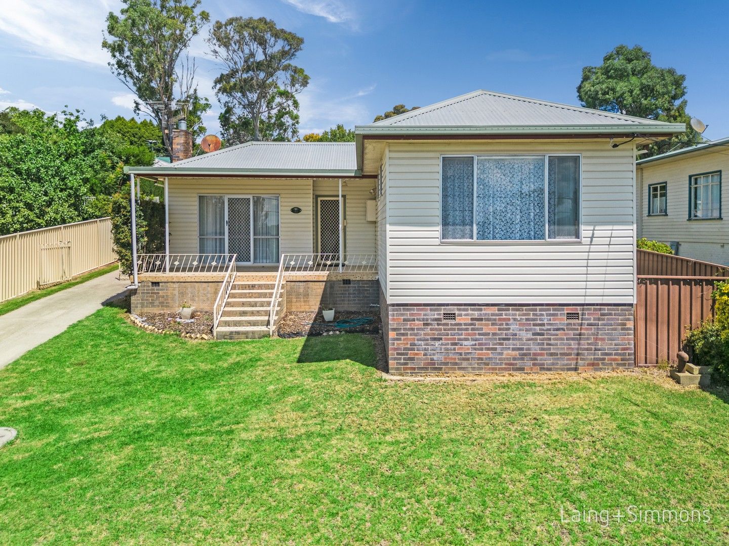 3 bedrooms House in 10 Hargrave Street ARMIDALE NSW, 2350