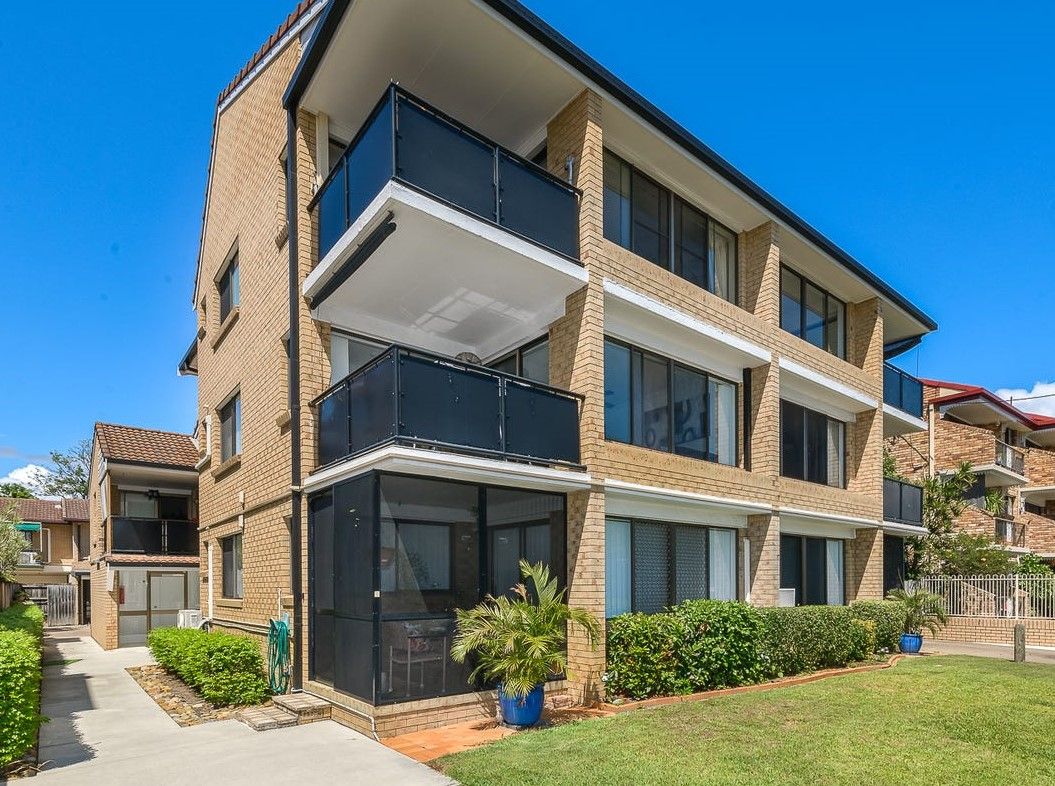 2 bedrooms Apartment / Unit / Flat in 3/4 Broad Street LABRADOR QLD, 4215